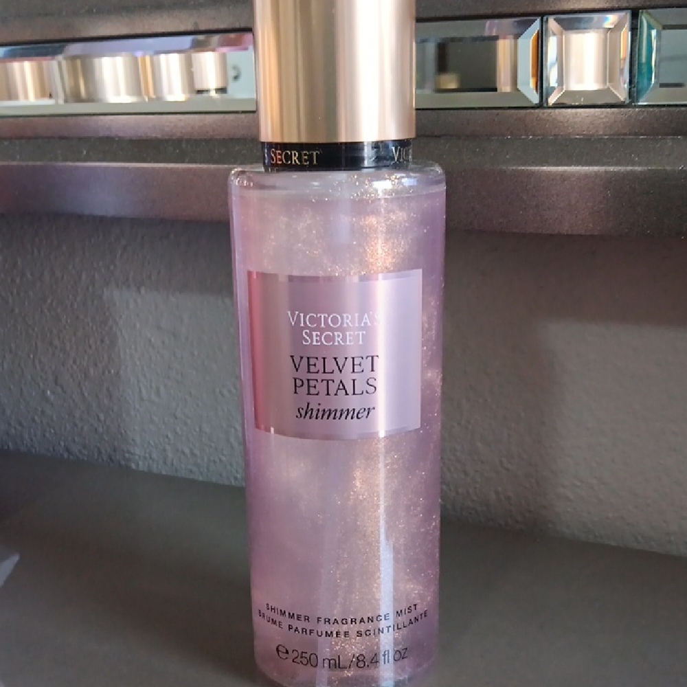 Victoria's Secret VELVET PETALS SHIMMER